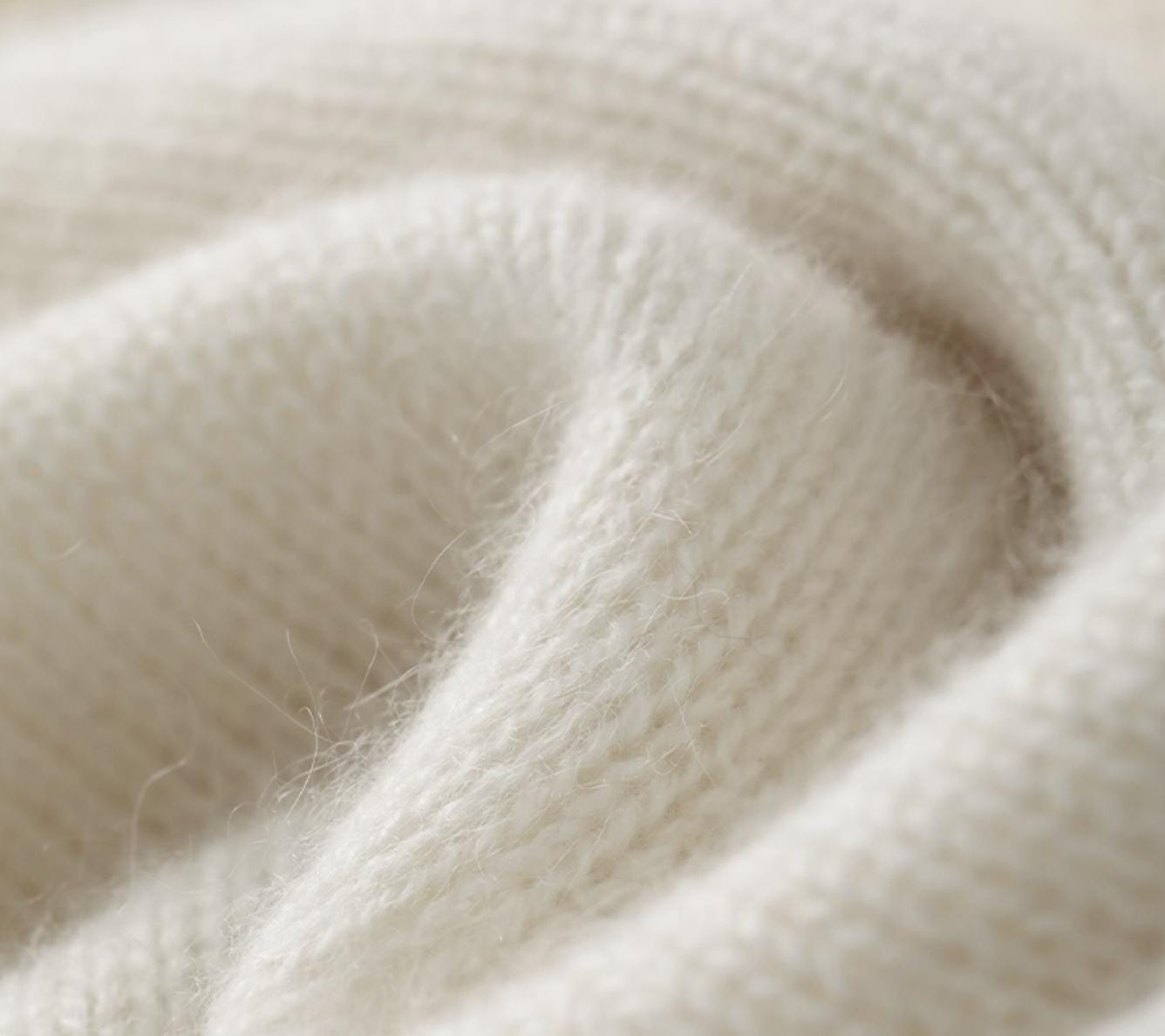 Oversized V - neck Cashmere Sweater - ERIMI StudioOversized V - neck Cashmere SweaterSweaterERIMI Studio