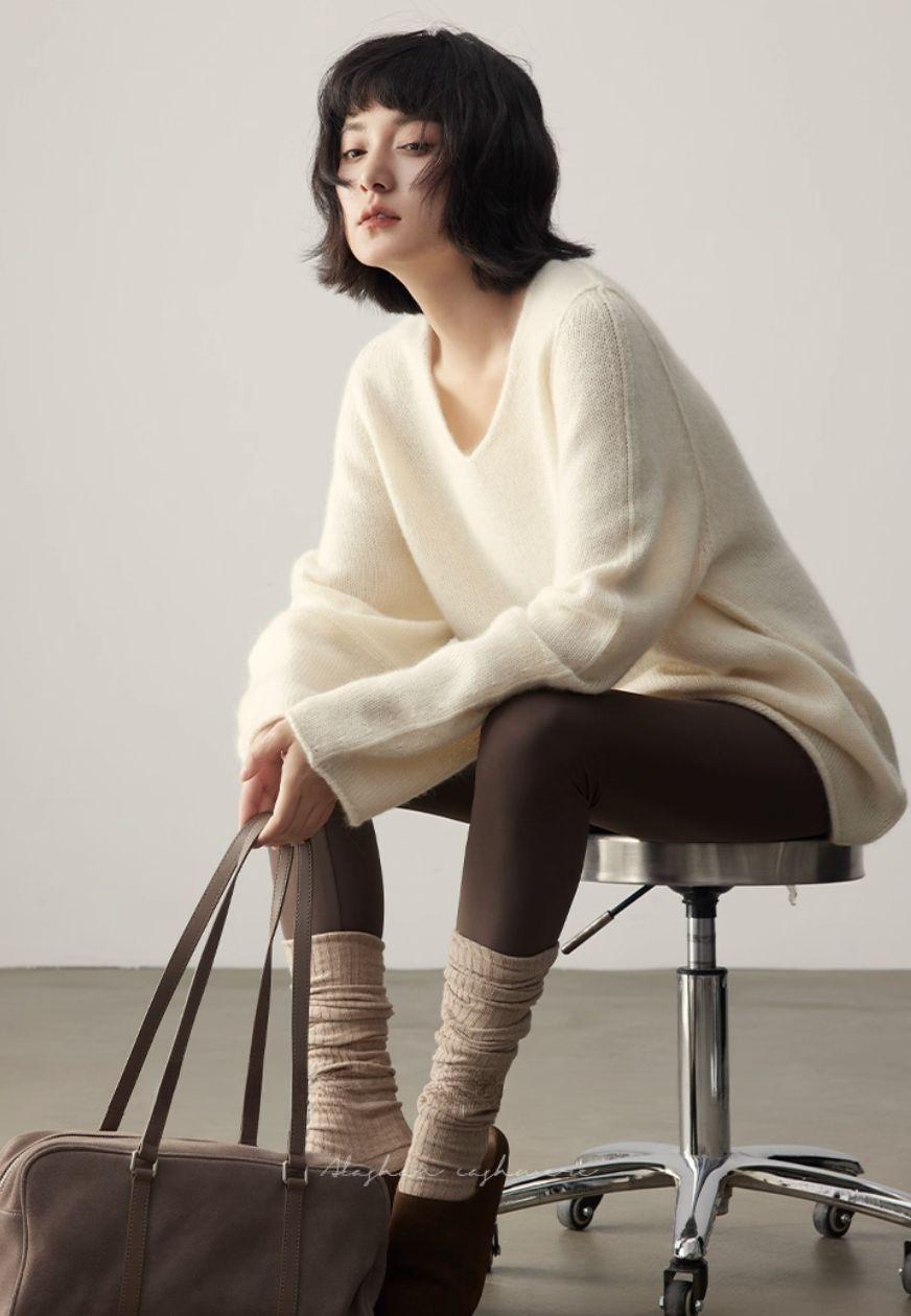 Oversized V - neck Cashmere Sweater - ERIMI StudioOversized V - neck Cashmere SweaterSweaterERIMI Studio