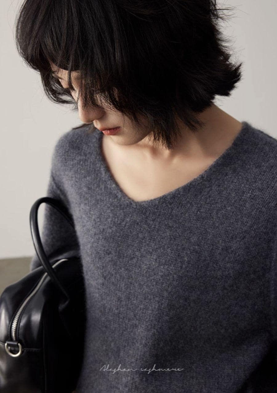 Oversized V - neck Cashmere Sweater - ERIMI StudioOversized V - neck Cashmere SweaterSweaterERIMI Studio