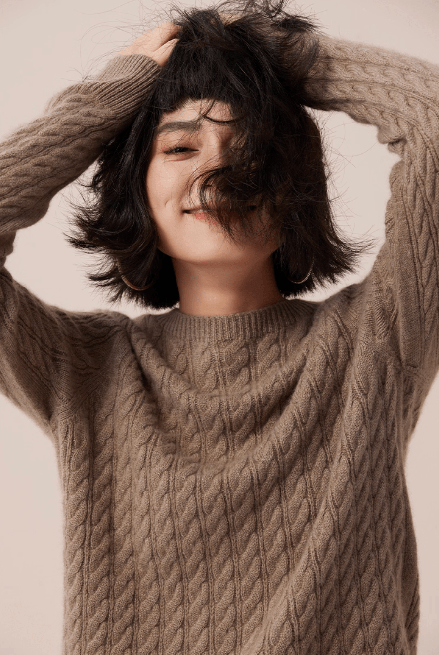 Relaxed Cable Knit Cashmere Sweater - ERIMI StudioRelaxed Cable Knit Cashmere SweaterSweaterERIMI Studio